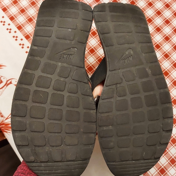 Nike flip flops size 9 - Picture 2 of 3